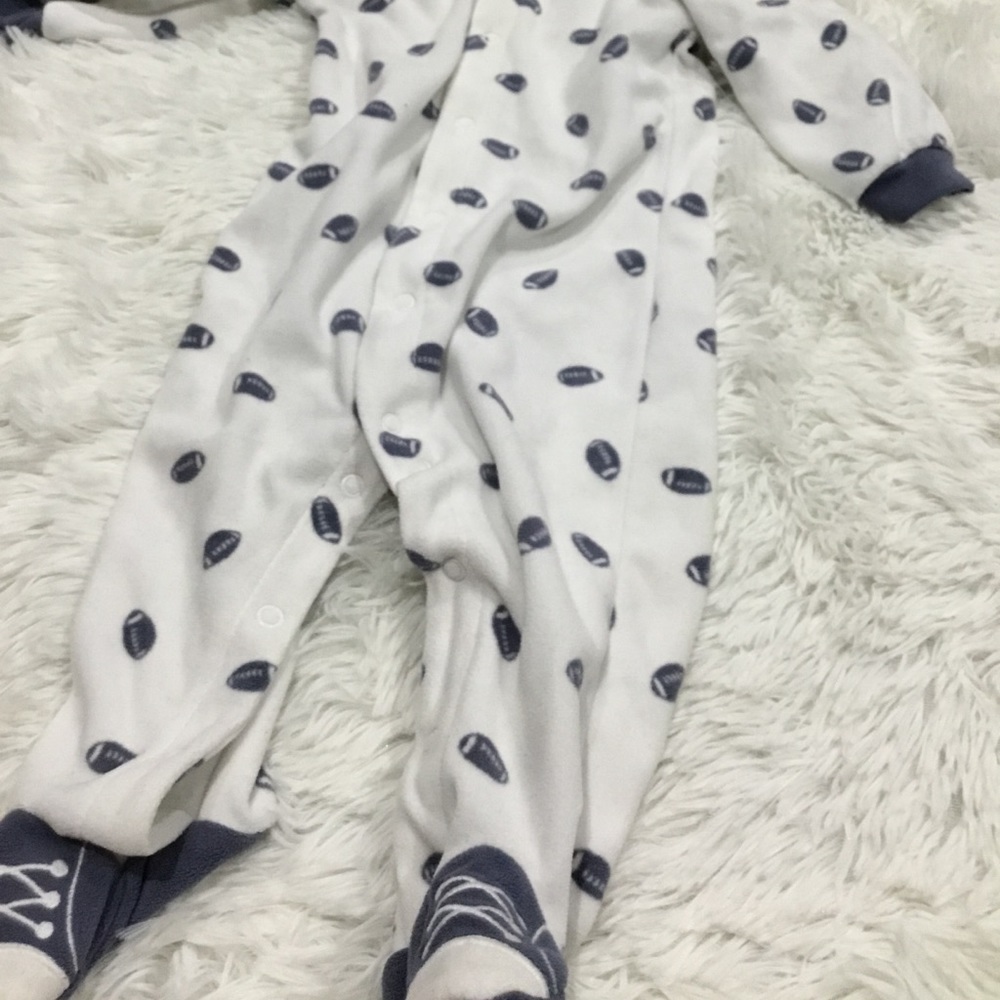 Carter’s Football Sleeper - Picture 2 of 2